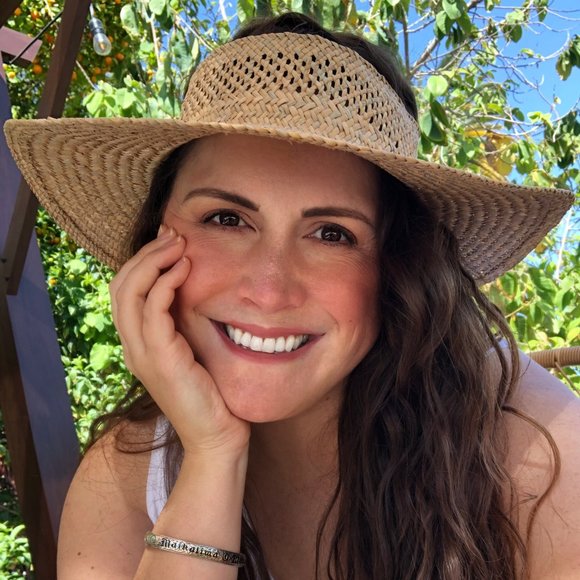 Meet your Posher, Averie - Picture 1 of 1